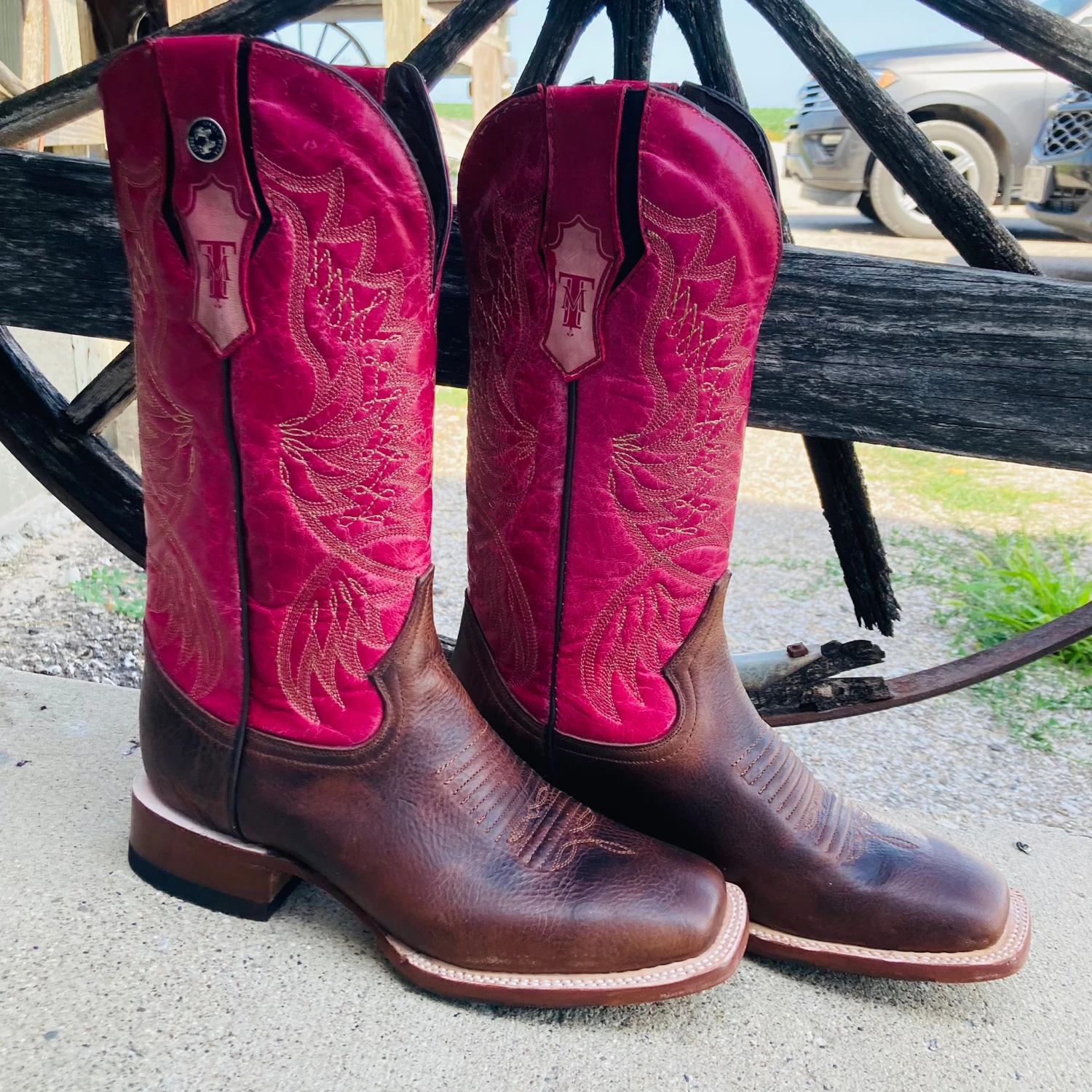 Tanner Mark Women's Chocolate Fuchsia Square Toe Boots - Image 2